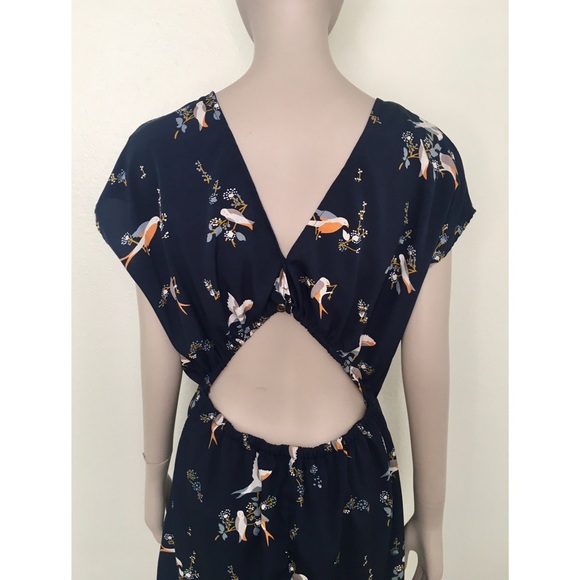 Passport Sparrow Short Sleeve Dress - Picture 4 of 15